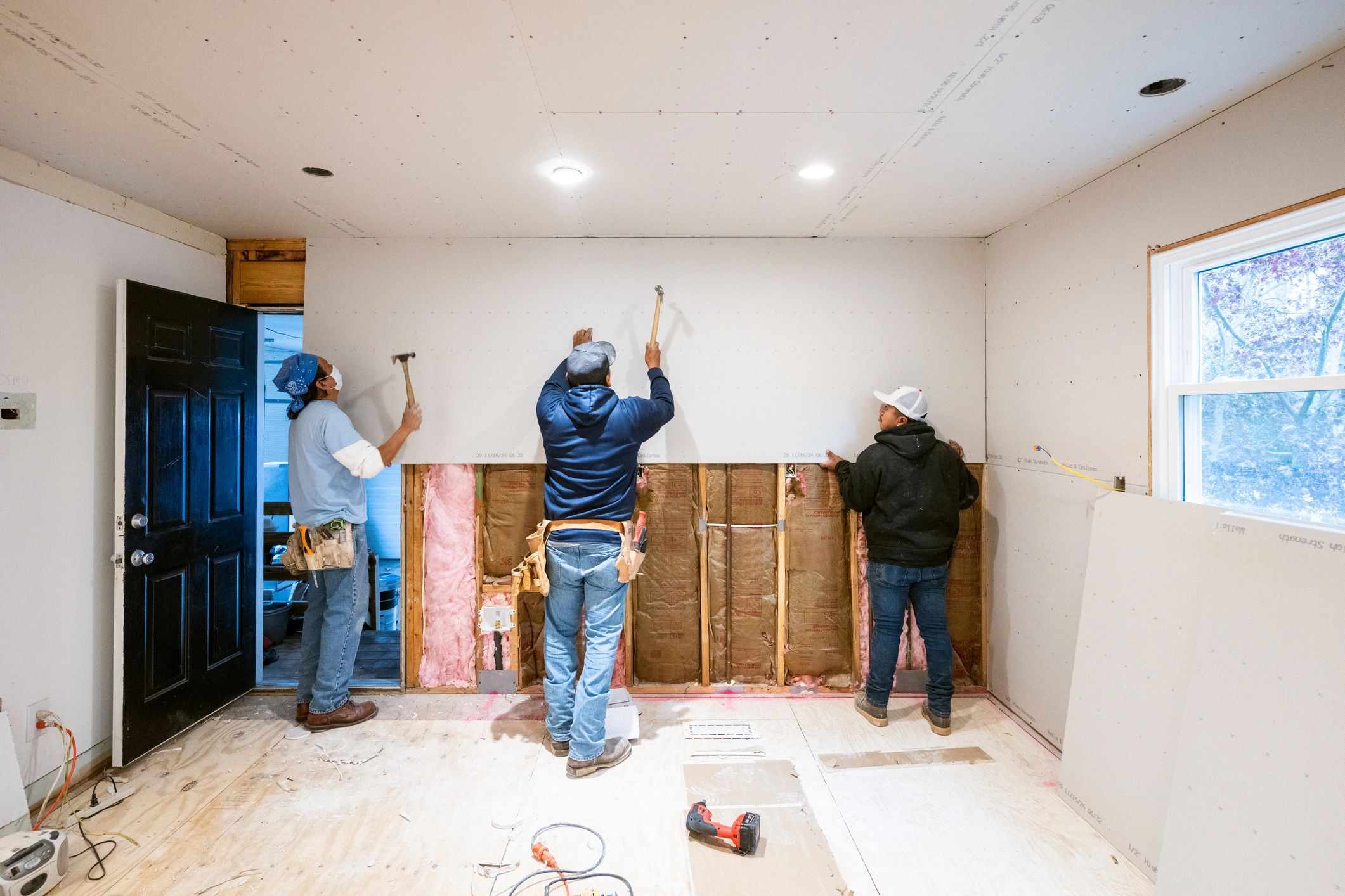 commercial painting crew